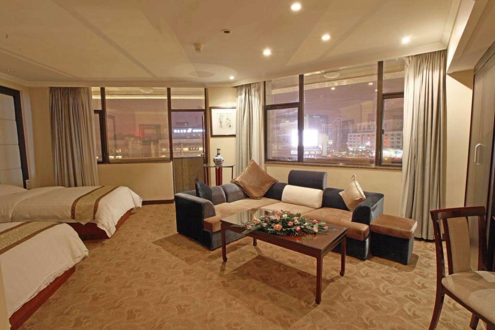 รามาดา บาย วินด์แฮม ซีอาน เบลล์ ทาวเวอร์ Hotel ภายนอก รูปภาพ