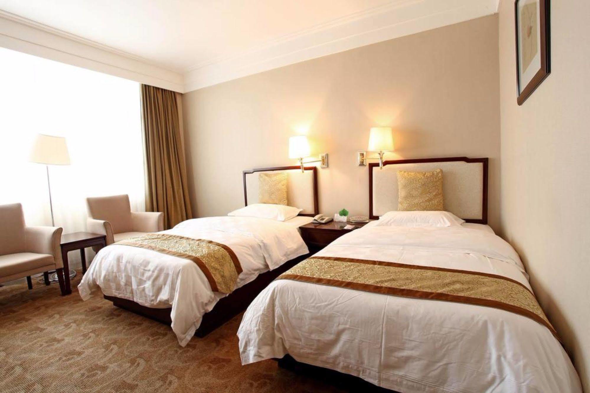 รามาดา บาย วินด์แฮม ซีอาน เบลล์ ทาวเวอร์ Hotel ภายนอก รูปภาพ