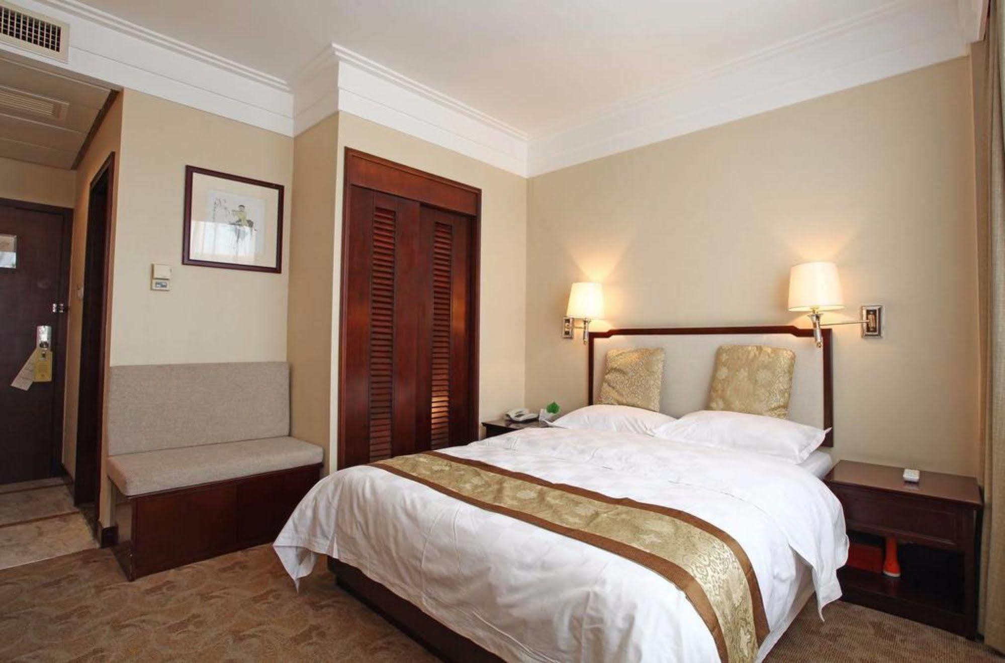รามาดา บาย วินด์แฮม ซีอาน เบลล์ ทาวเวอร์ Hotel ภายนอก รูปภาพ